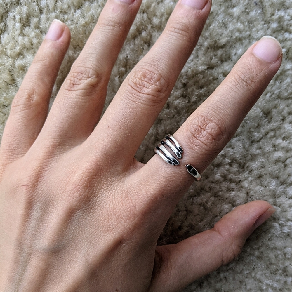 Silver hand ring - Picture 2 of 2